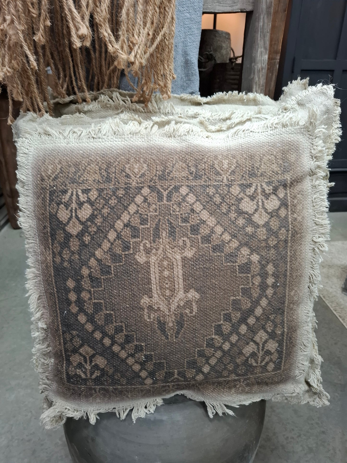 Shabby kelim kussen