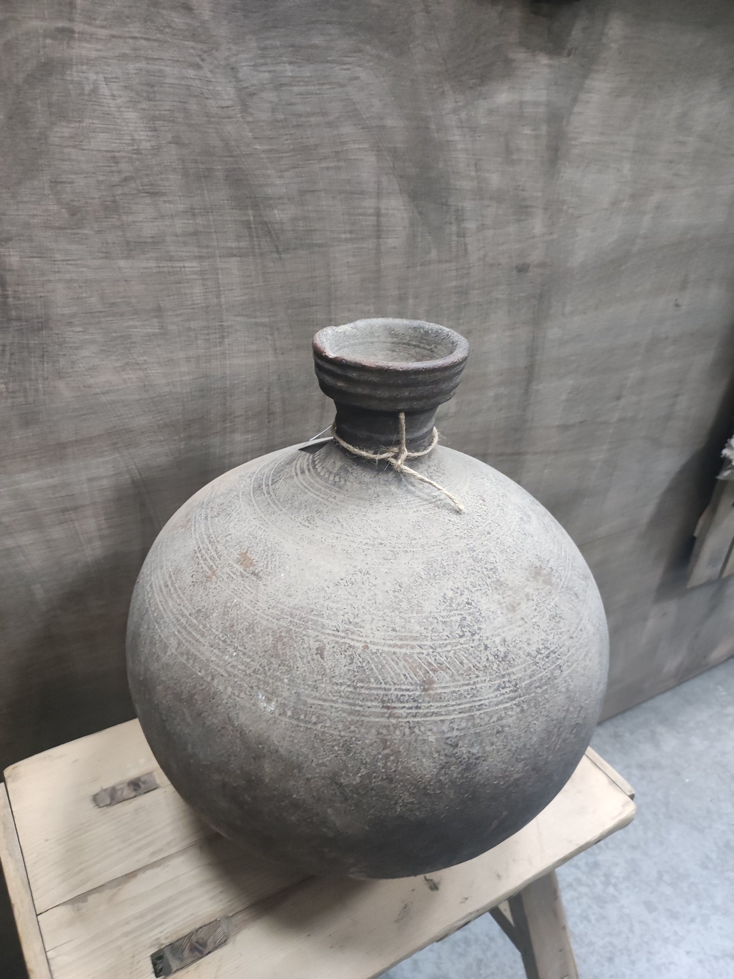 Indiase kruik op ring