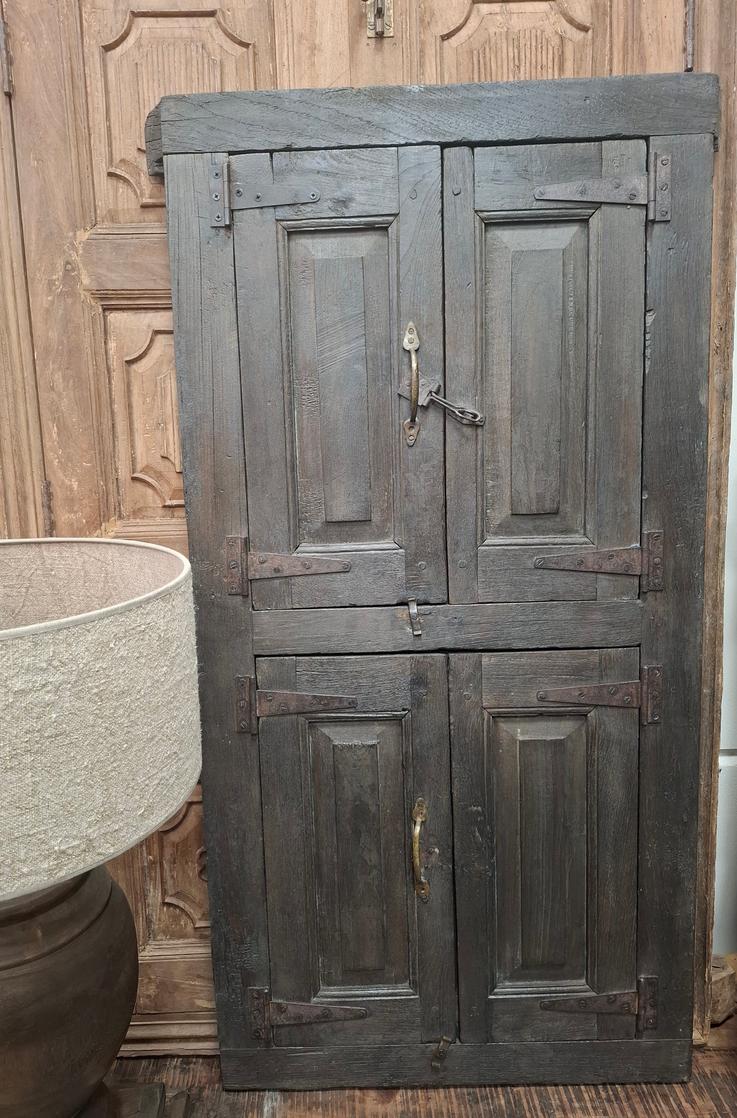 Oude paneel deuren/luik