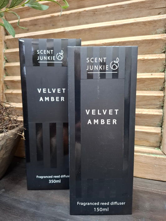 Scent junkie geur stokjes.                   Velvet amber 350 ml