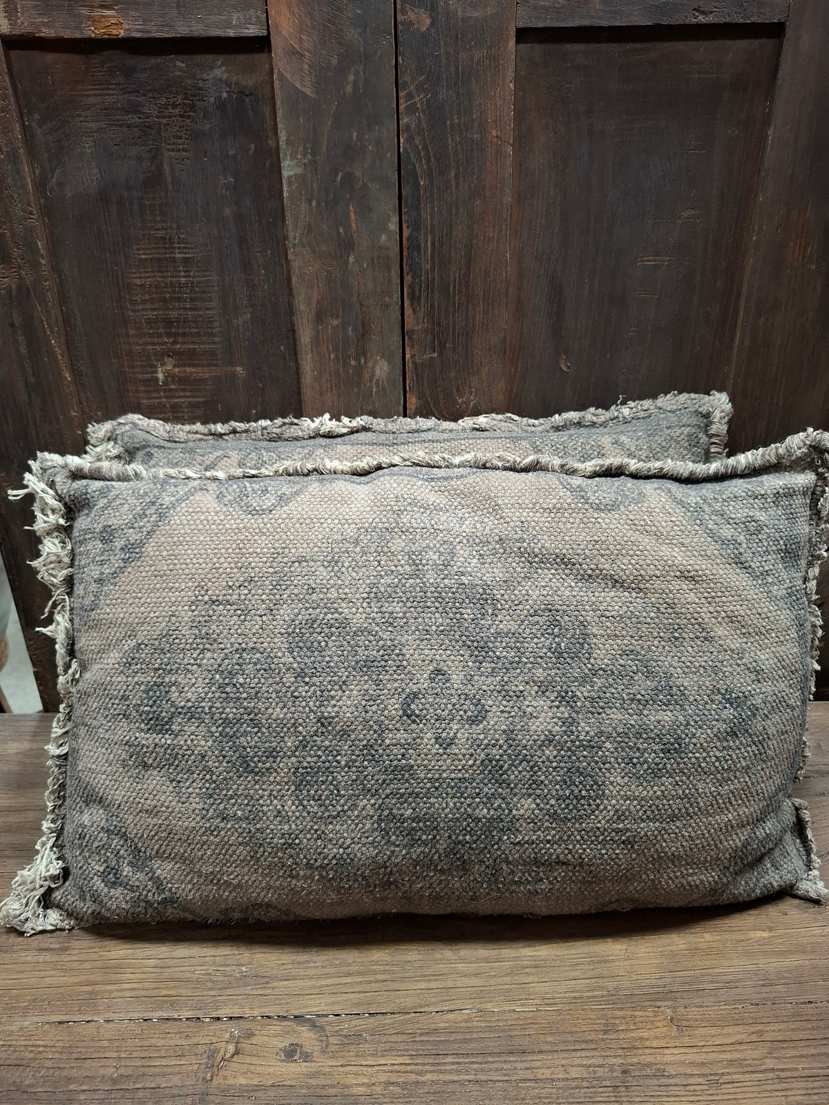 Shabby kelim kussen bruin