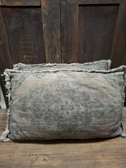 Shabby kelim kussen bruin