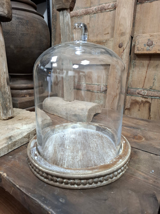 Glazen stolp met plateau