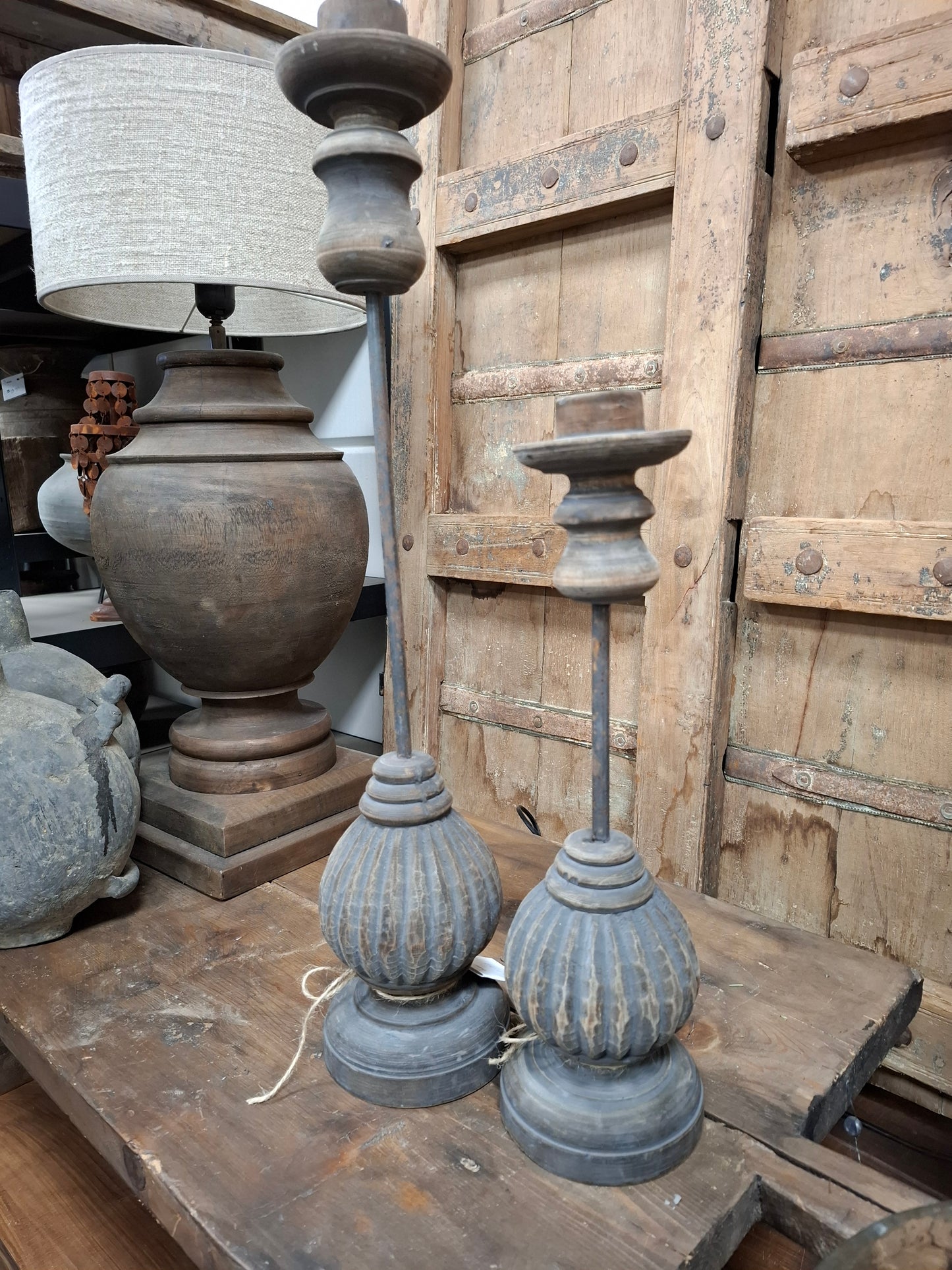 Ornament kandelaar links op afbeelding