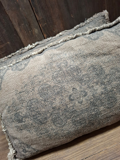 Shabby kelim kussen bruin