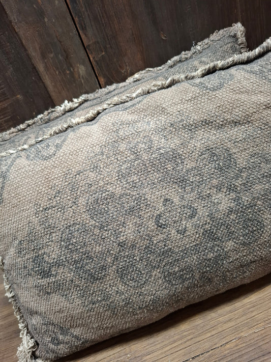 Shabby kelim kussen bruin
